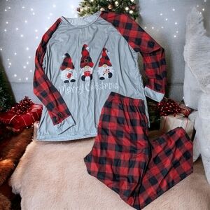 Christmas gnome plaid festive pyjama set - Red and grey